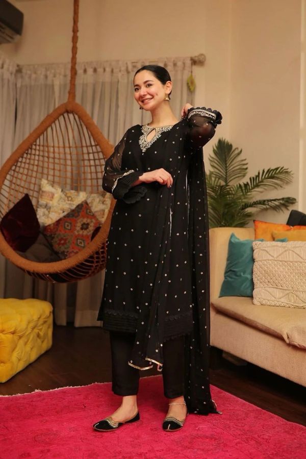HANIA AMIR