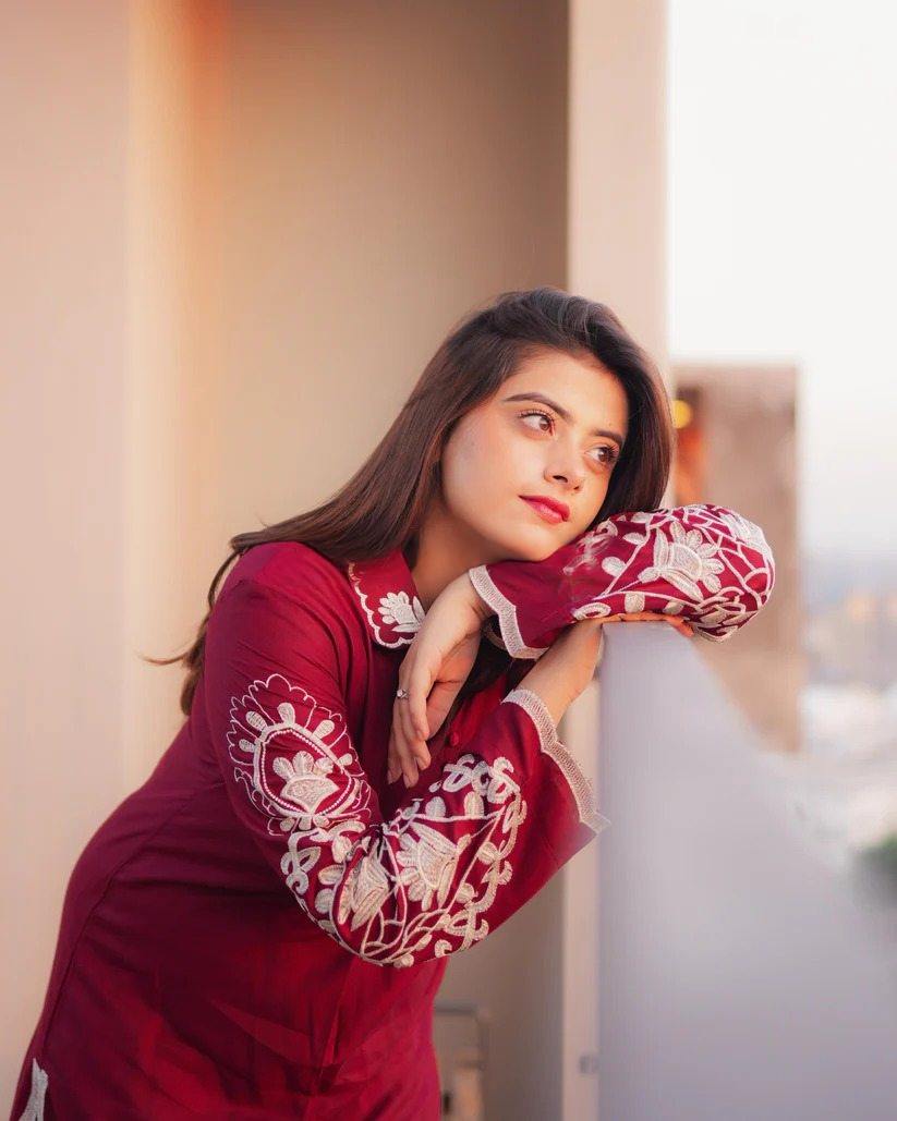 NAGHMA EMBROIDED 2PC