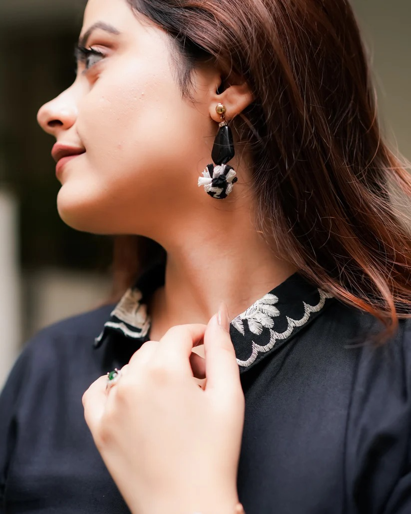 NAGHMA EMBROIDED 2PC