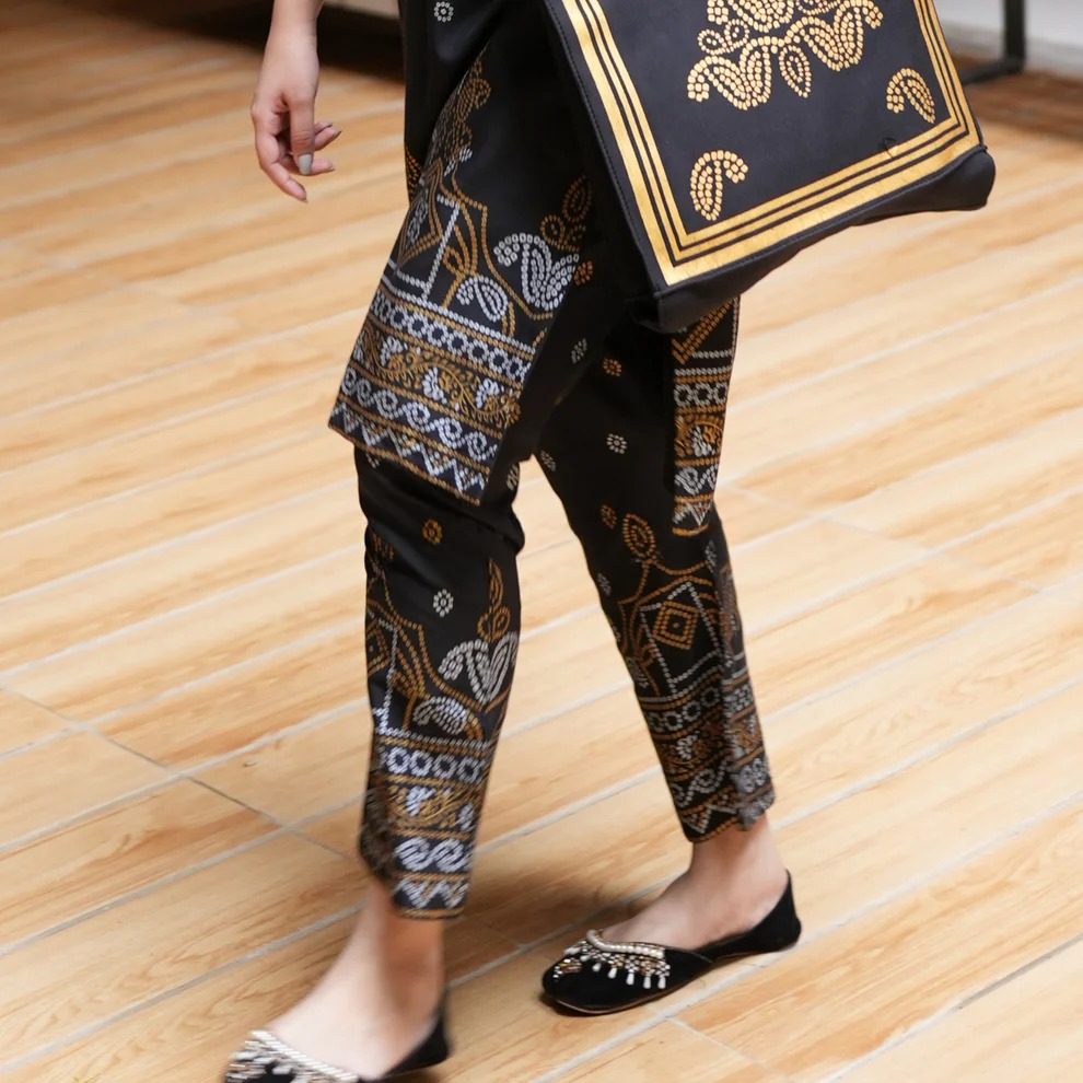 ROSEATE THREADS 2PC With BAG