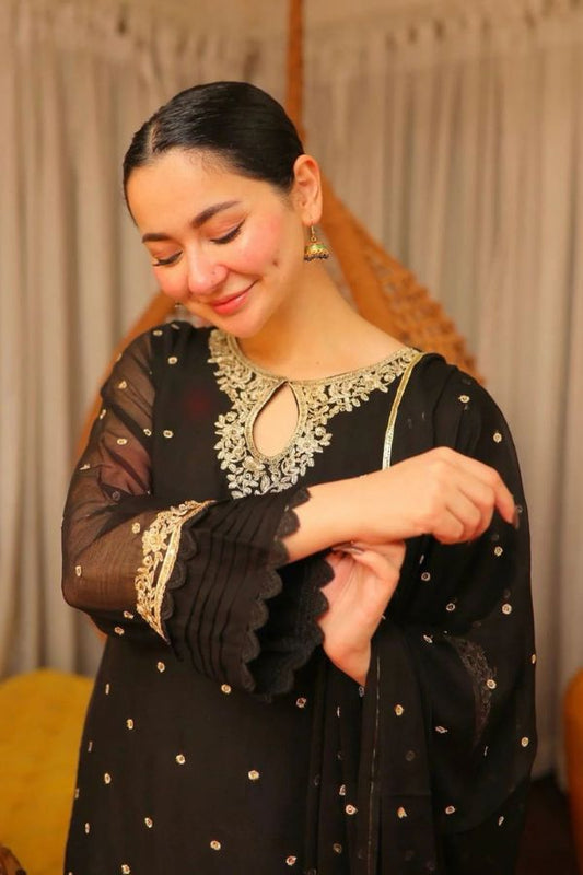 HANIA AMIR