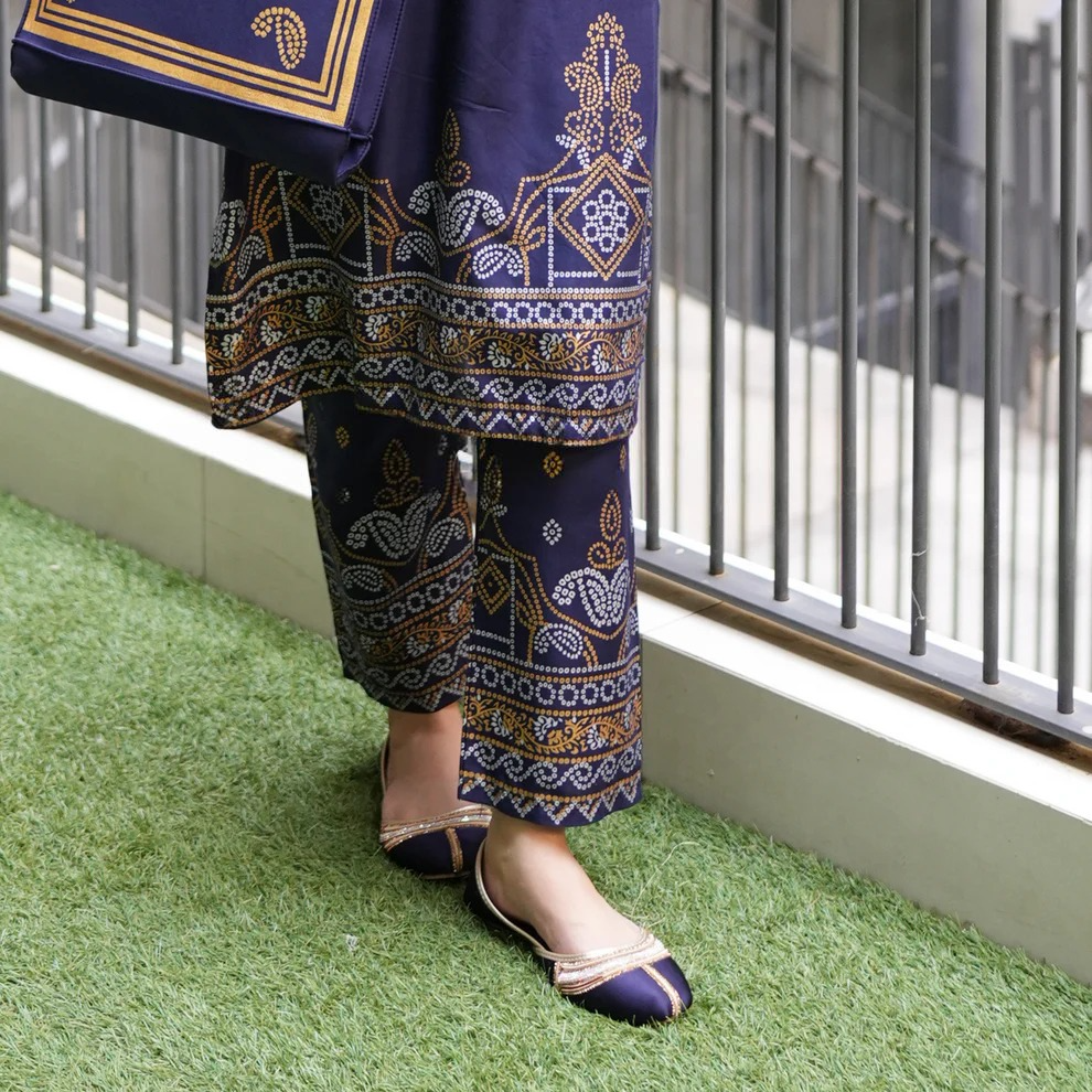 ROSEATE THREADS 2PC With BAG