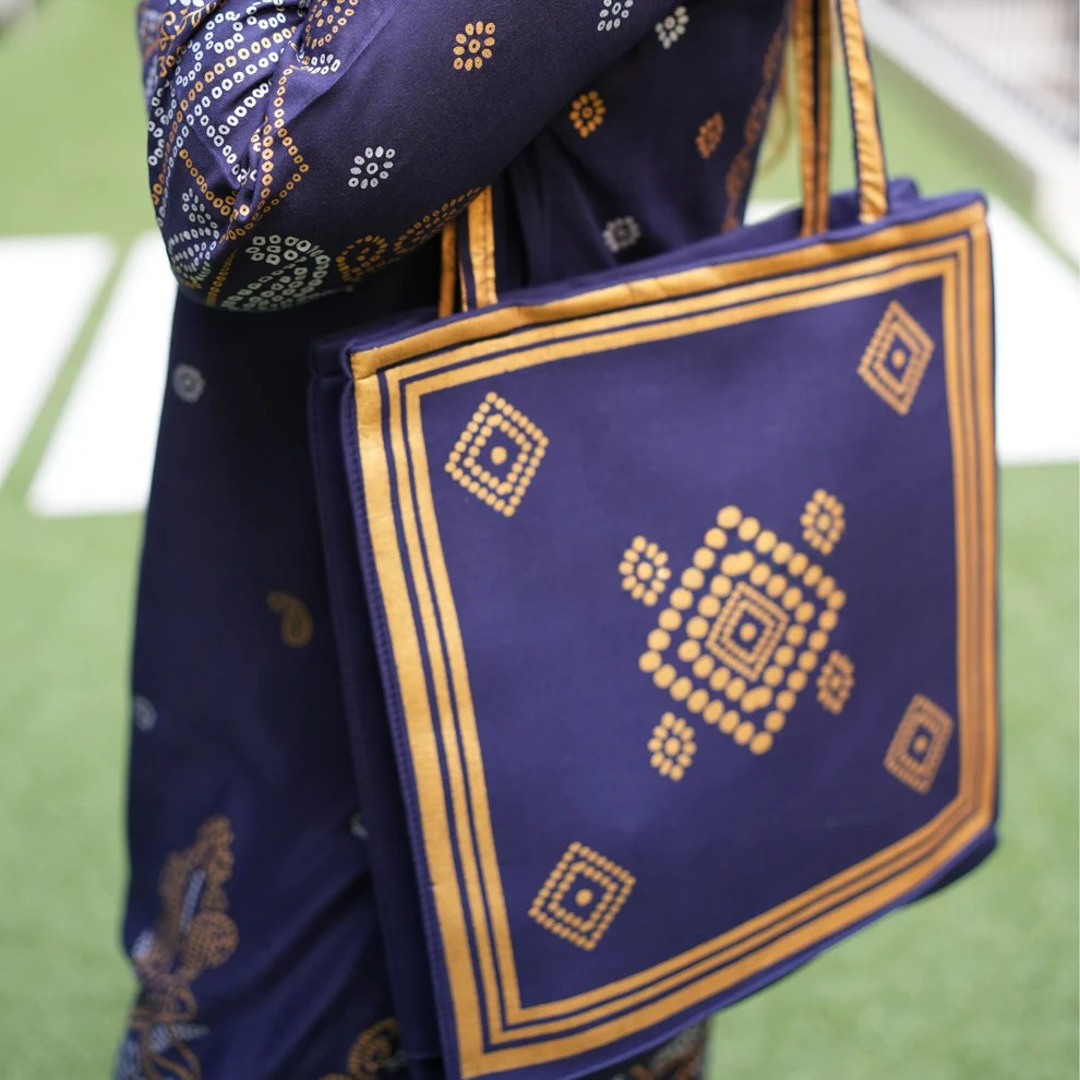 ROSEATE THREADS 2PC With BAG