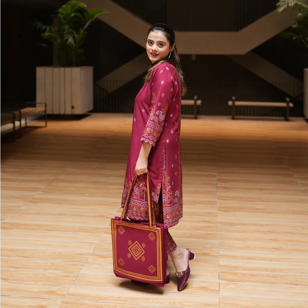 ROSEATE THREADS 2PC With BAG